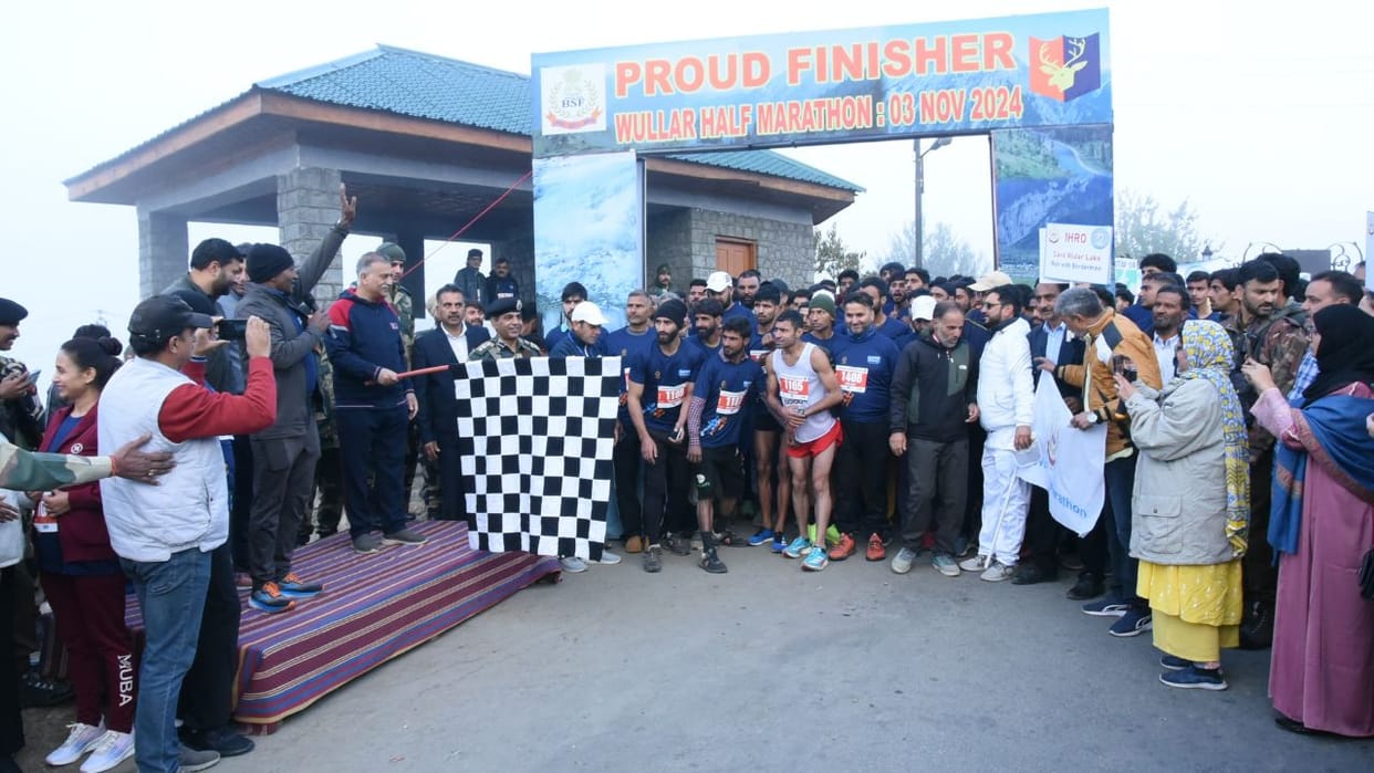 Jammu Kashmir: Wular Half Marathon organized in Bandipora, youth got the message of sports and health.