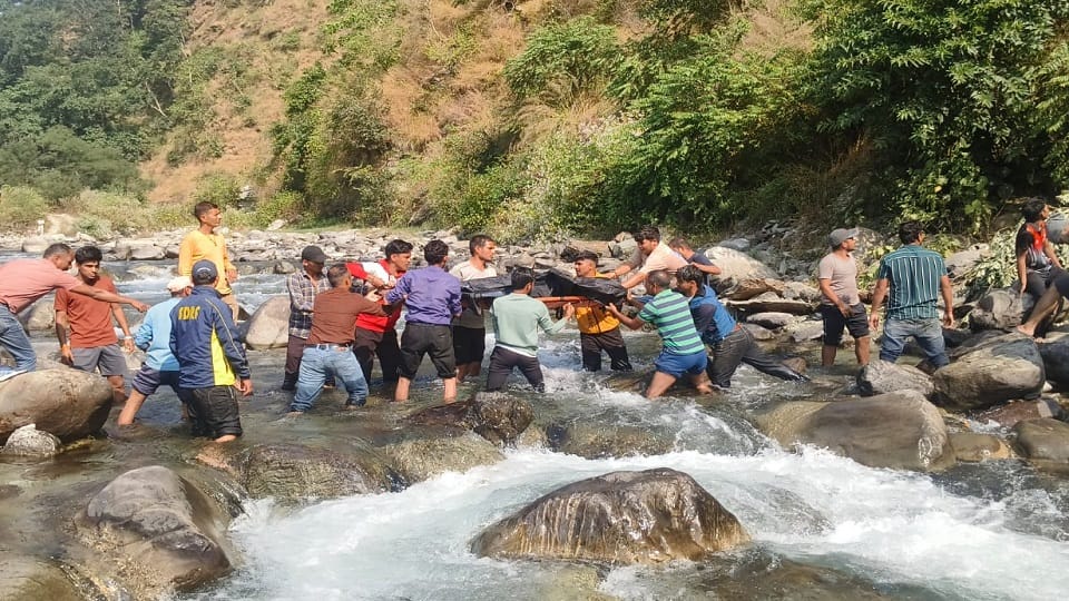 Many people died after the bus fell into a ditch in Salt Almora