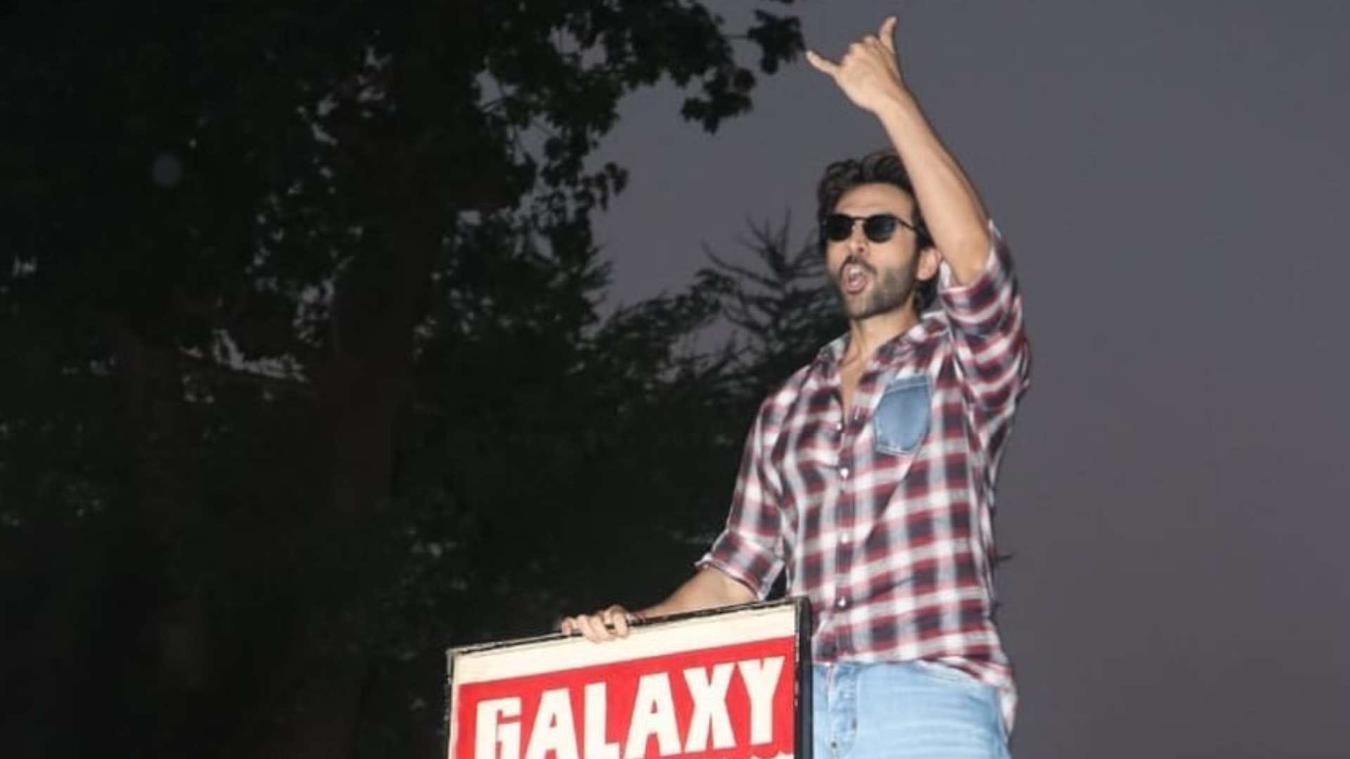 Bhool Bhulaiyaa 3 actor Kartik aaryan to start shooting Pati Patni Aur Woh 2 before Anurag Basu film report