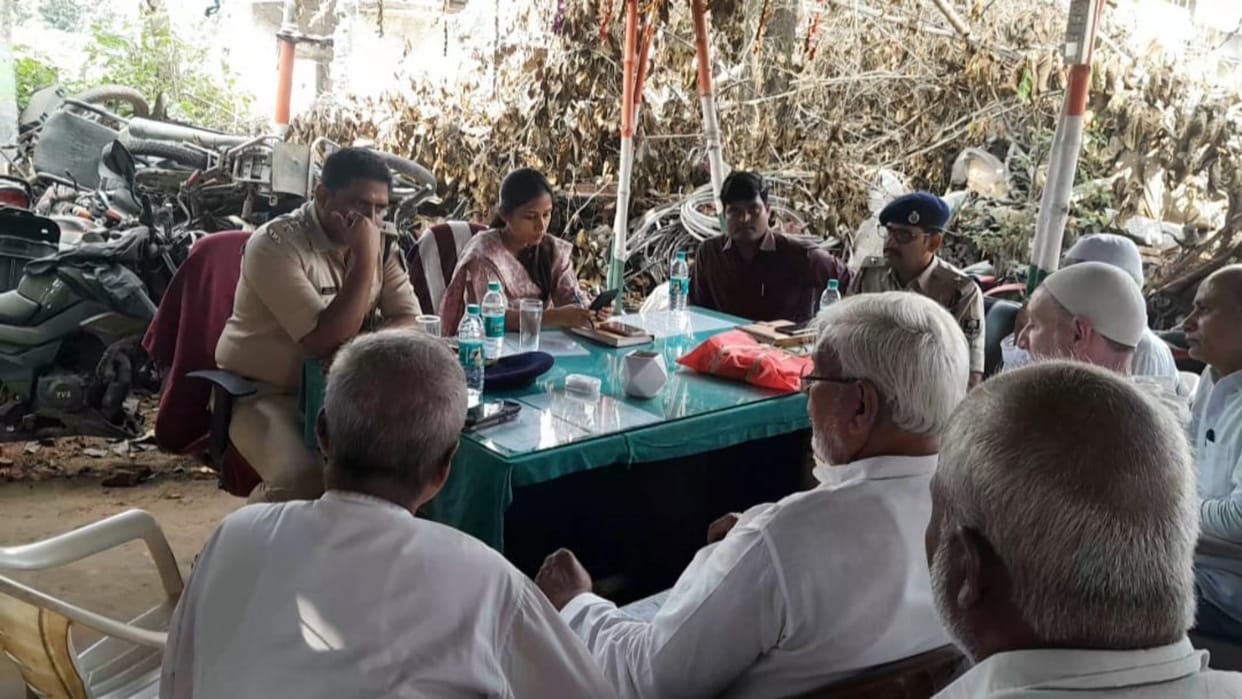 Motihari News: Anti-social elements broke Sirsopta at Chhath Ghat, tension arose between two communities