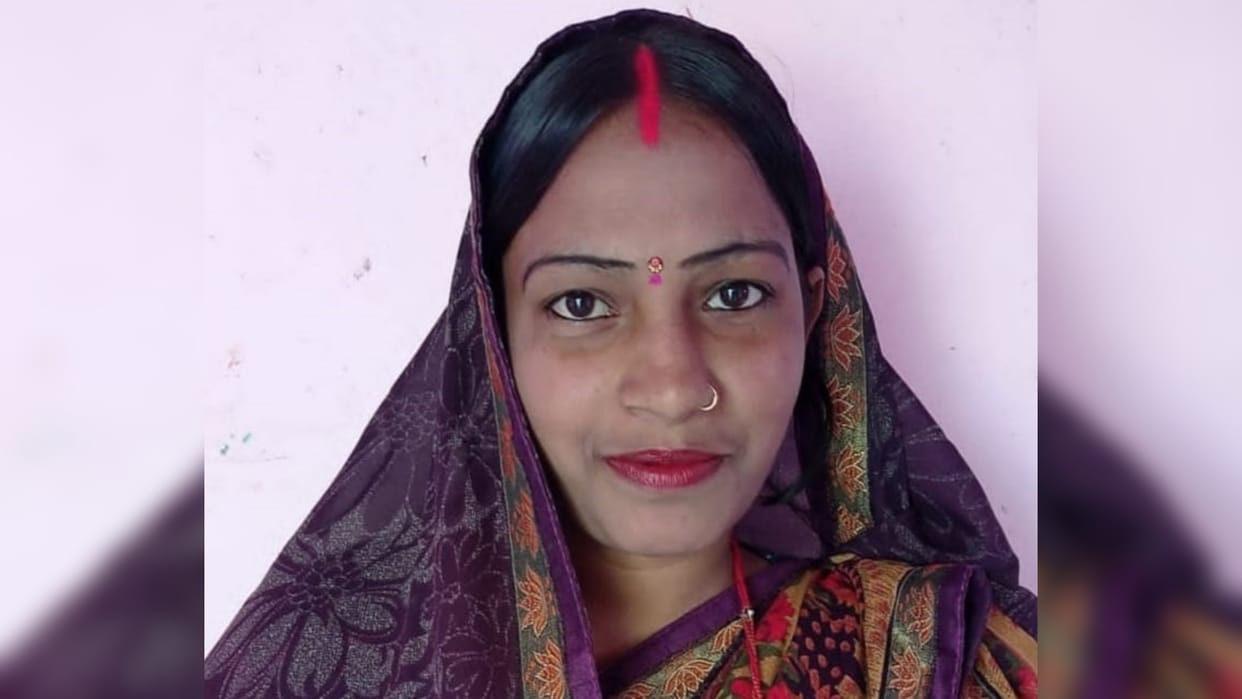 Chhapra News: Mother of two children committed suicide by hanging herself from fan with a saree