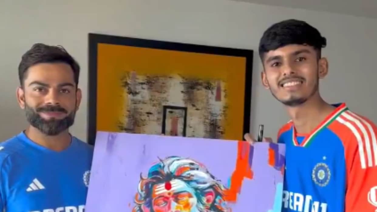 virat kohli got special gift from fan video goes viral after india looses series from newzealand see