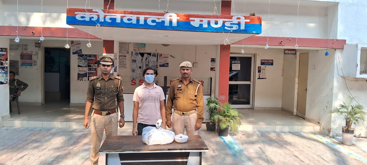 Saharanpur: Police caught a fake inspector, he used to intimidate people by fake uniform