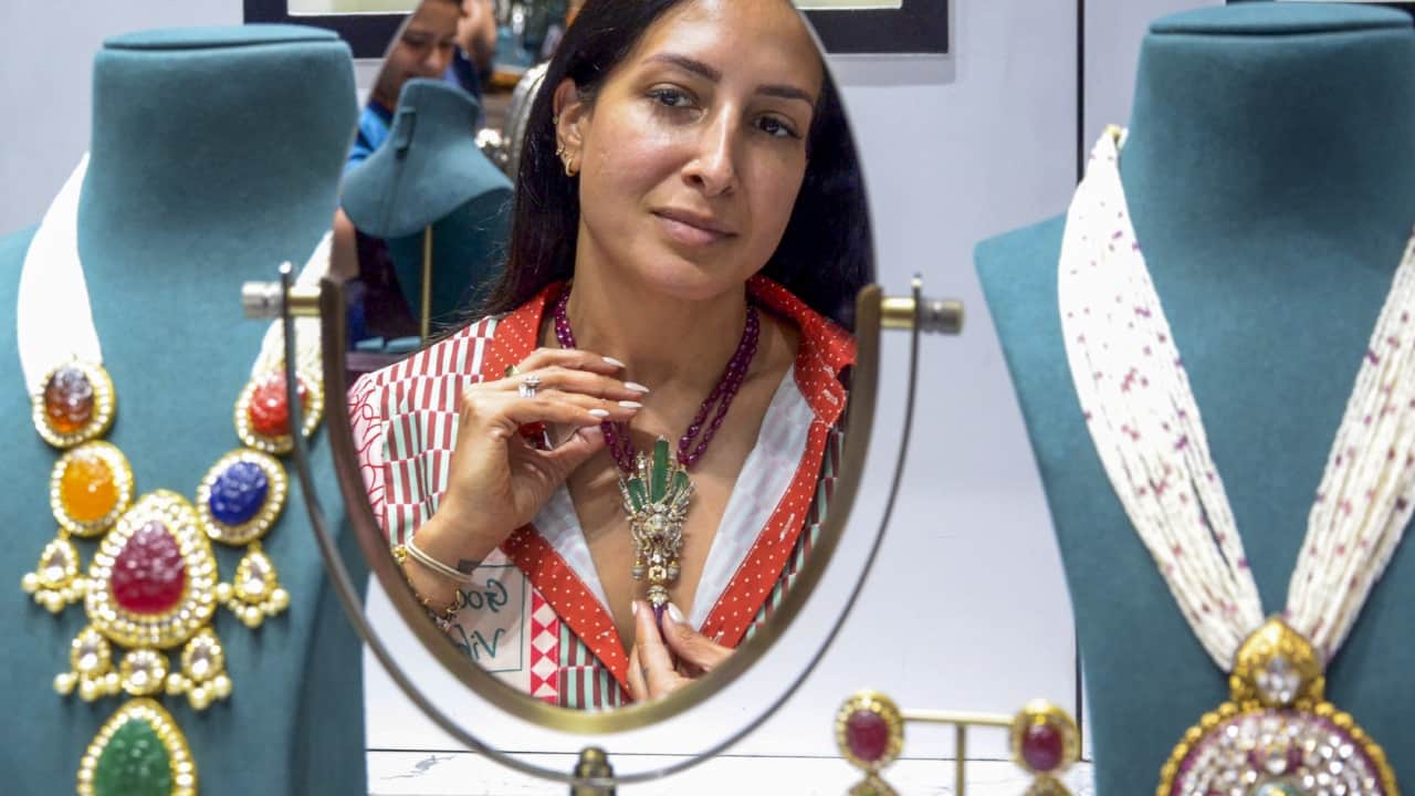 Gold Prices Set to Reach ₹90000 in 2025 Driven by Global Trends