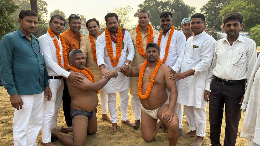 Wrestlers showed their strength in wrestling competition in Kushinagar