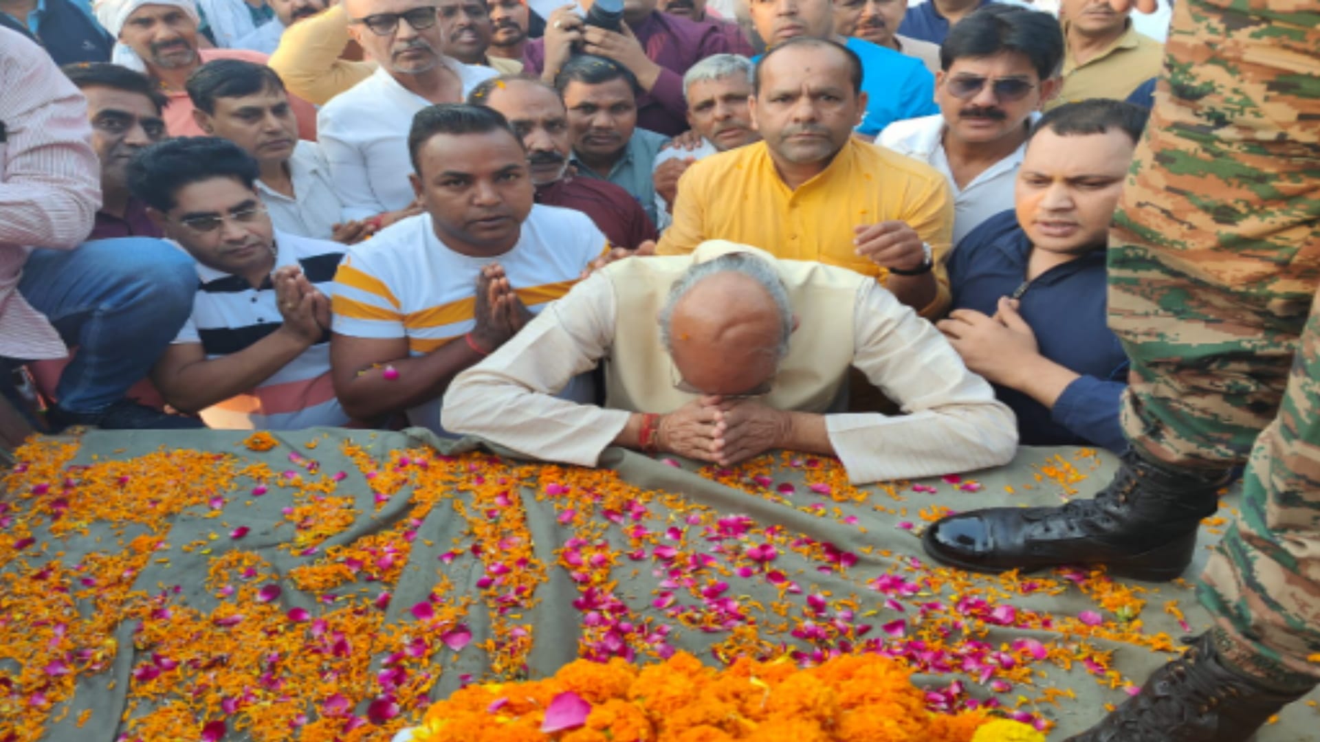Sacrifice of Vivek Baliyan of Muzaffarnagar: His body reachs his ancestral home Shahjuddi today