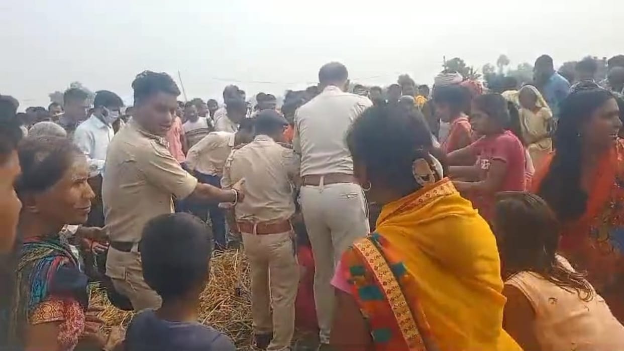 Nalanda Crime: Body of a young man found naked and covered with straw, suspicion of murder