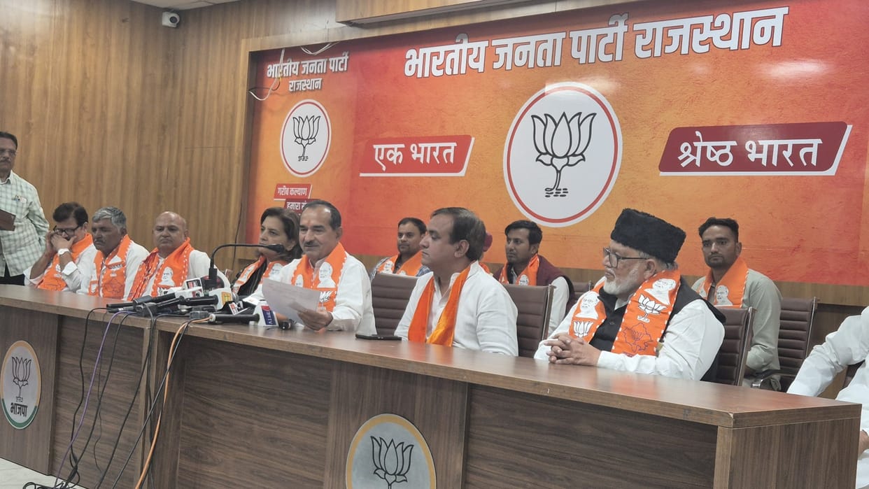 Khinwsar Bypoll 2024 Big blow to Congress in Nagaur Sukhveer Singh Chaudhary joined BJP along with supporters