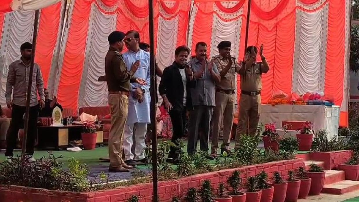 Film actor Rajpal Yadav reached Shahjahanpur district jail