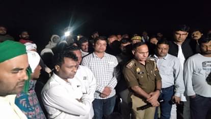 Muzaffarnagar: Sugarcane laden trolley collides with high tension line, two including driver died