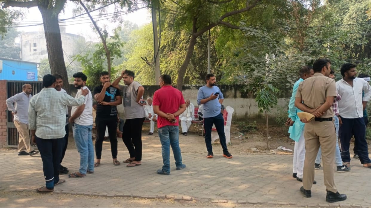 Villager hangs himself in dispute with brother over distribution of tube well in Sonipat
