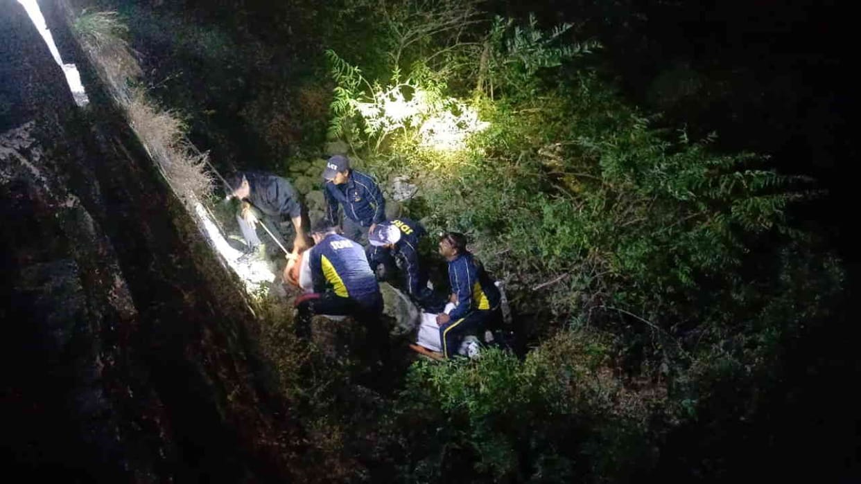 Truck crashed due to brake failure woman child injured died Rishikesh Uttarkashi Accident read all Updates