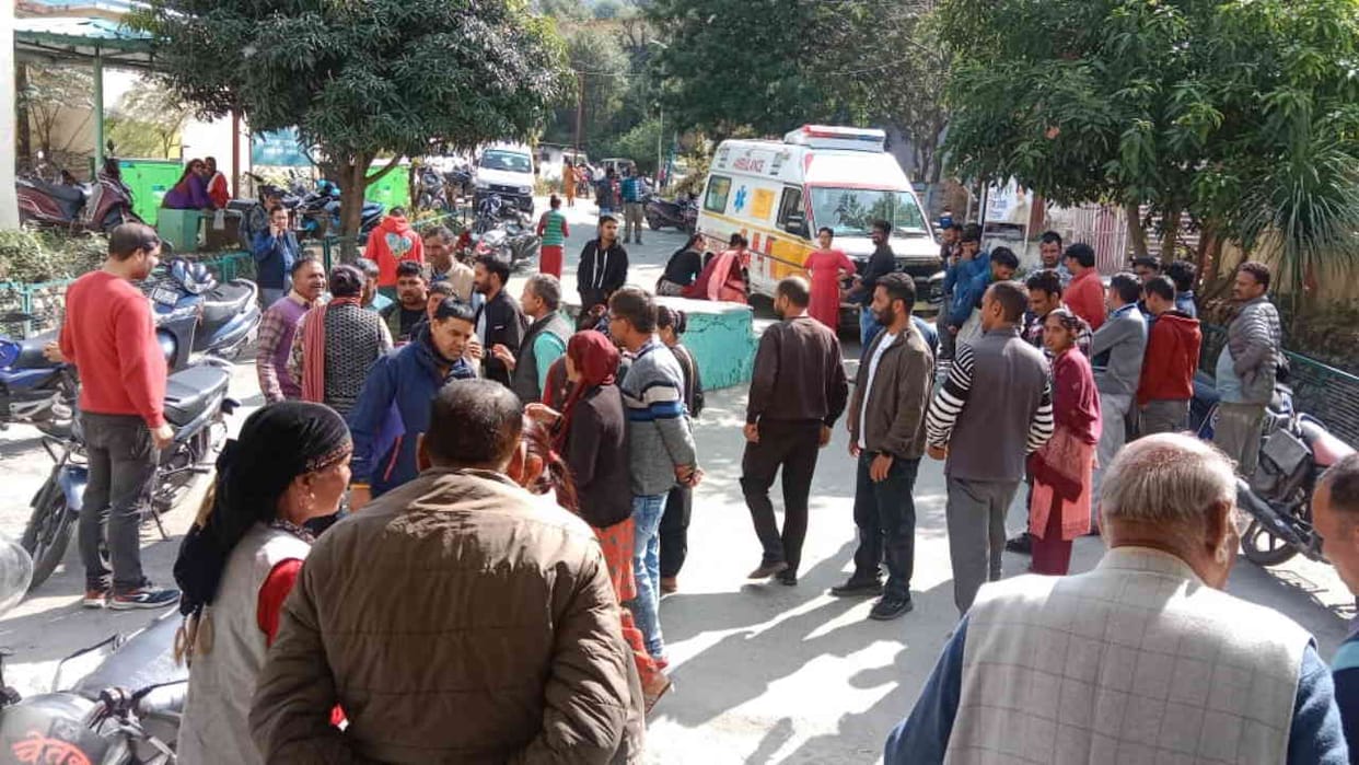 Father and daughter died in a road accident naugaon uttarkashi four-year old innocent girl came under bus tyre