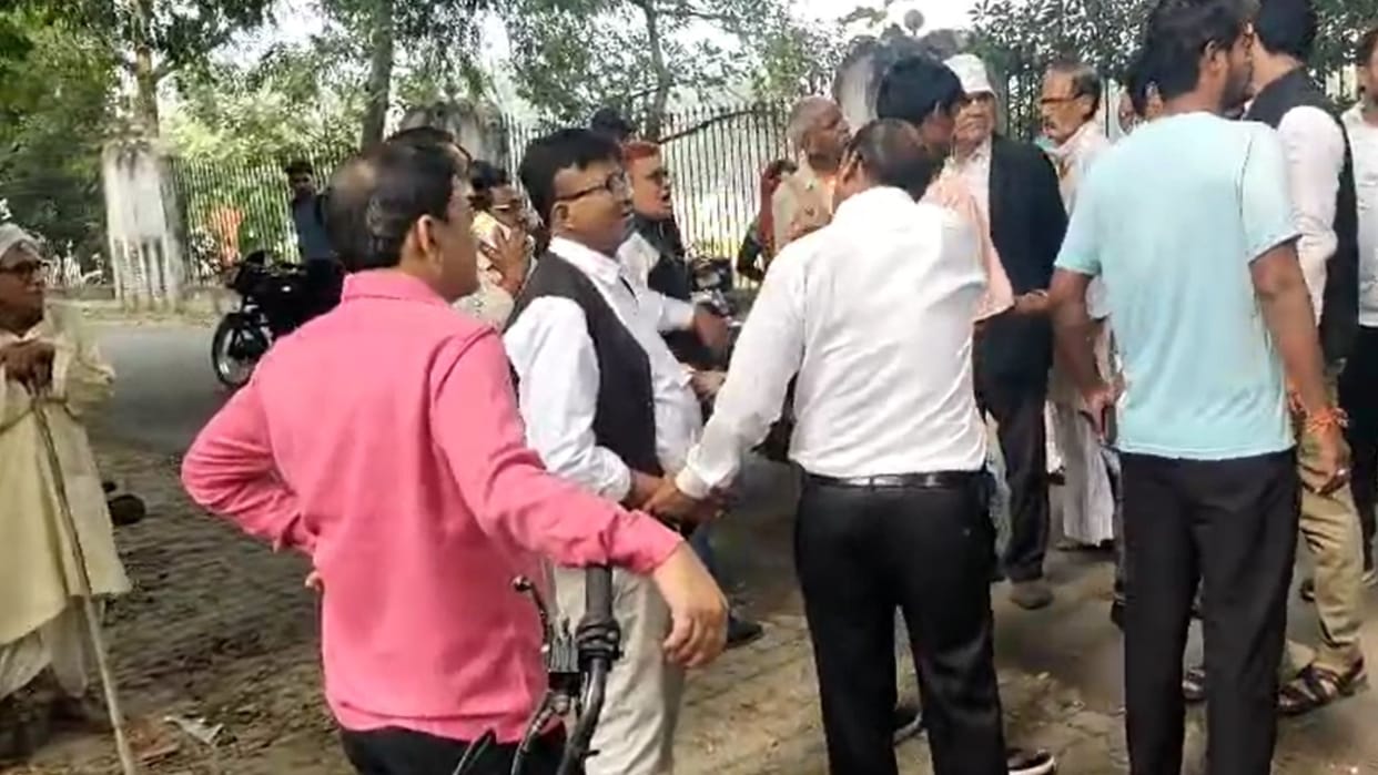 There was a huge uproar in the Collectorate premises two groups of lawyers clashed and punches were exchanged