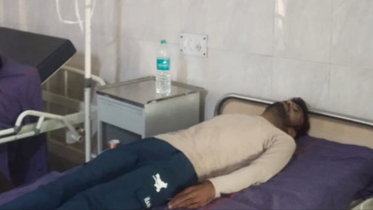 Charkhi Dadri: District councilor beats petrol pump attendant, admitted to hospital