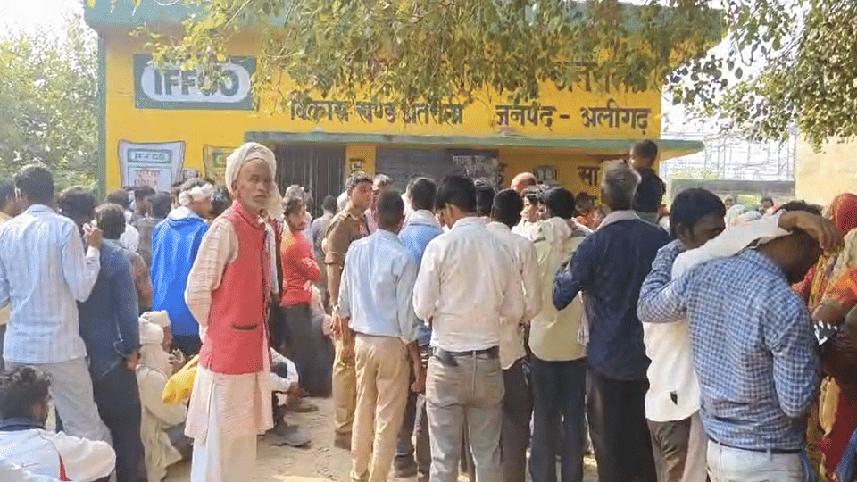 Farmers and women worried about DAP in Atrauli