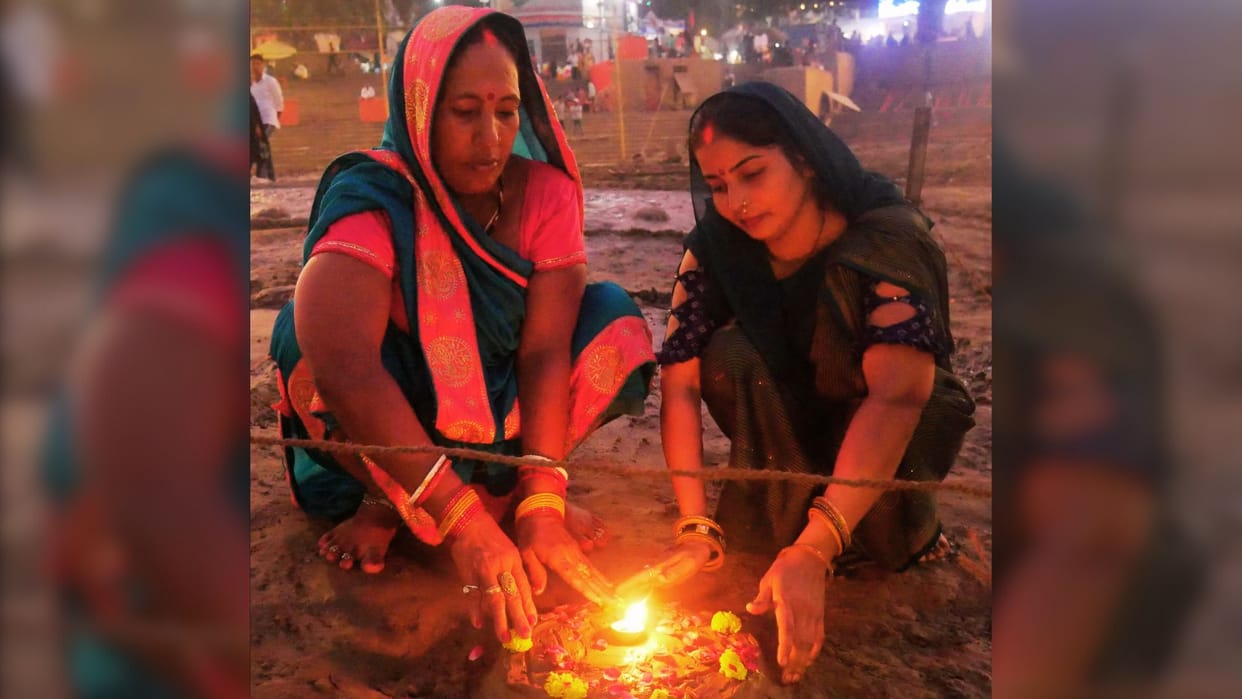 Chhath Puja great festival begun altars decorated 84 ghats 63 ponds first offering on 7 October