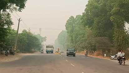 Fatehabad: पराली जलाने के आरोप में पांच किसानों पर दो केस दर्ज, एक्यूआई घटने पर भी फतेहाबाद में हवा खराब Fatehabad: Two cases registered against five farmers for burning stubble