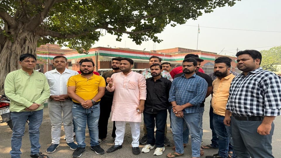 Meerut: BJP workers angry over atrocities on Hindus in Canada and vandalism of religious places