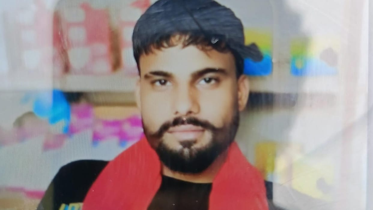 man committed suicide by hanging himself in bareilly
