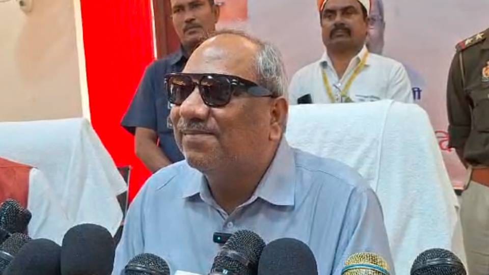 Cabinet Minister Sanjay Nishad said everyone can attend Maha Kumbh saints demanded ban on entry of non-Hindus