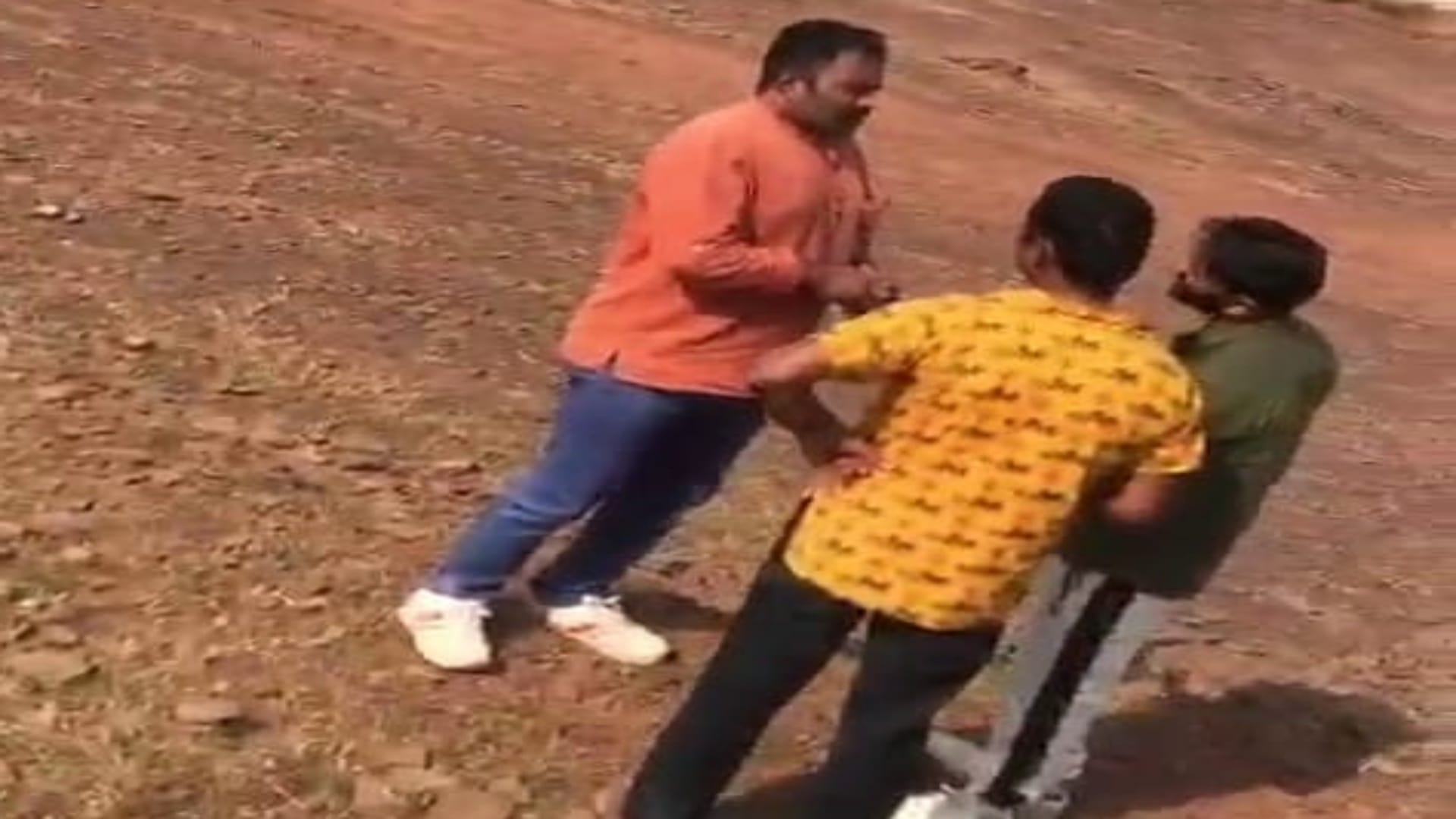 रुपये लेन-देन का मामला