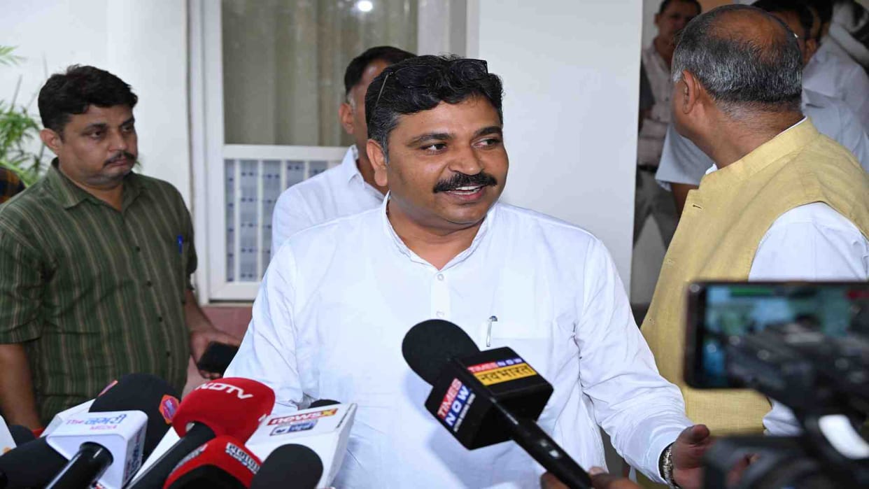 Alwar News: Tikaram Julie held the government responsible for the crisis in the mines of the state