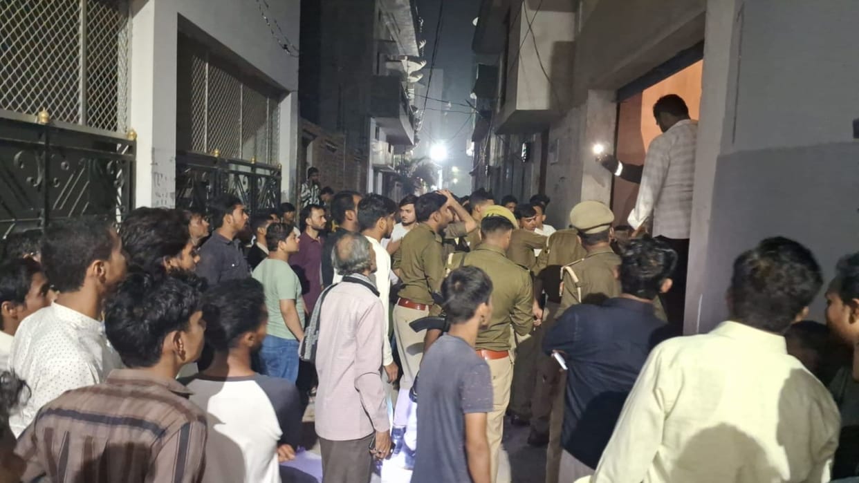 Cylinder blast causes chaos mentally ill person set fire, forensic team reached the spot