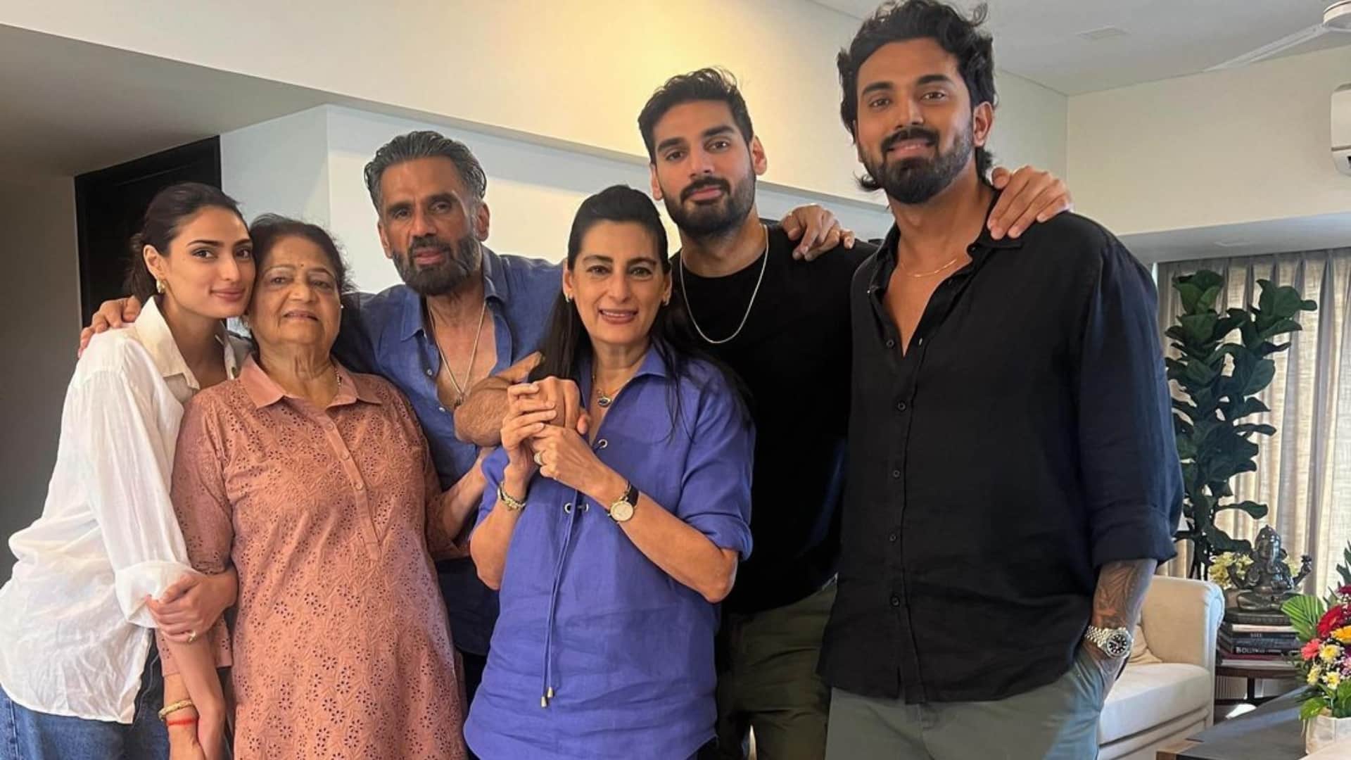 Suniel Shetty drops unseen childhood PHOTOS to wish his greatest joy of life daughter Athiya on her birthday