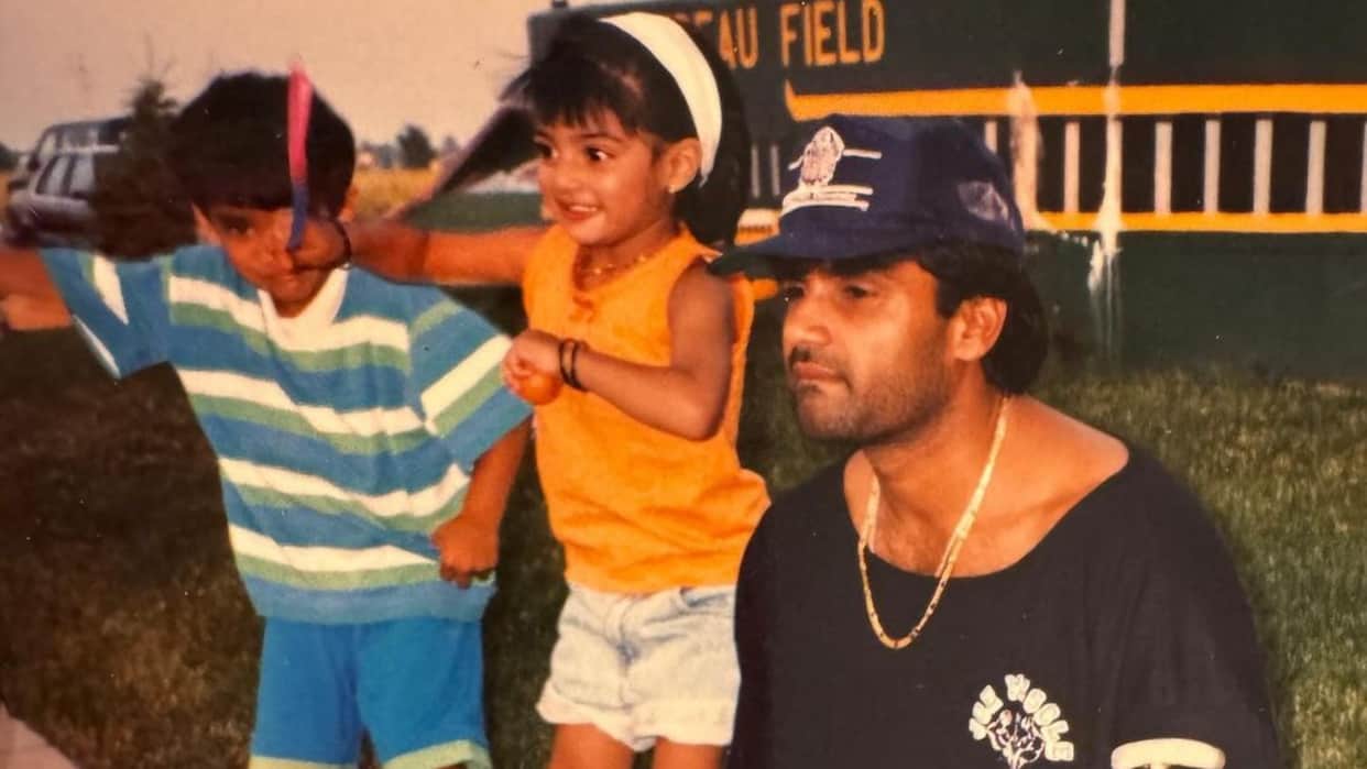 Suniel Shetty drops unseen childhood PHOTOS to wish his greatest joy of life daughter Athiya on her birthday