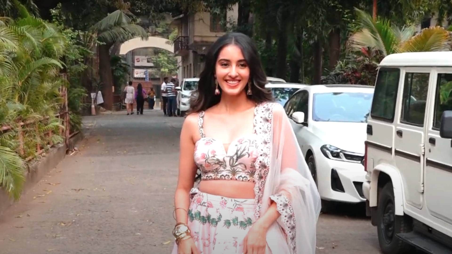 nana patekar utkarsh sharma simrat kaur promoting anil sharma film vanvaas on set of saregamapa video viral