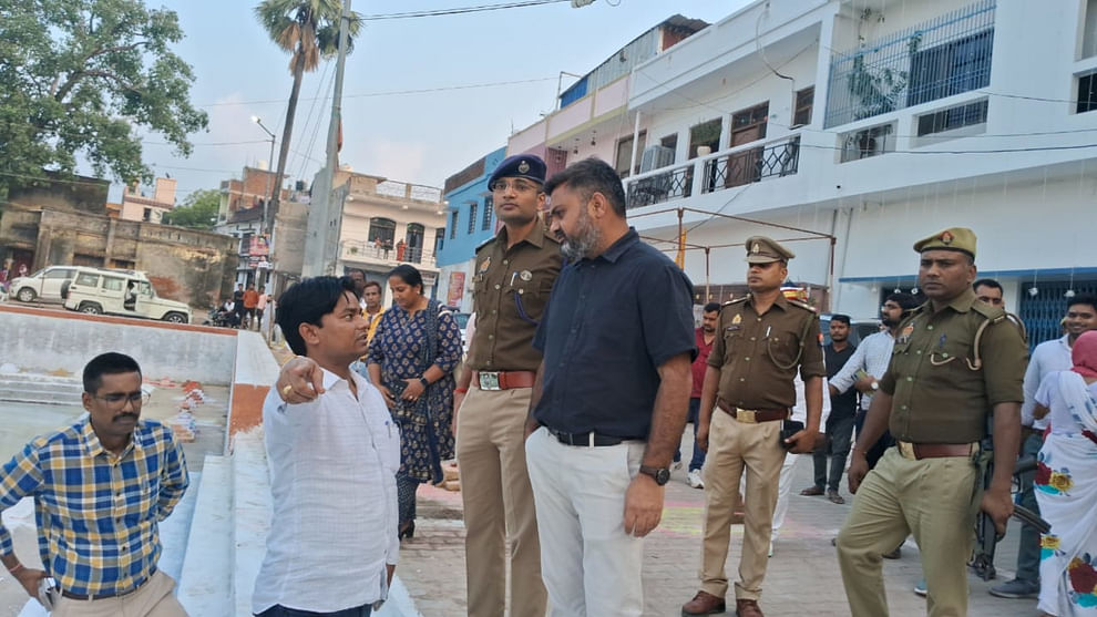 DM and SP of Sant Kabir Nagar inspected Chhath Ghats, gave instructions