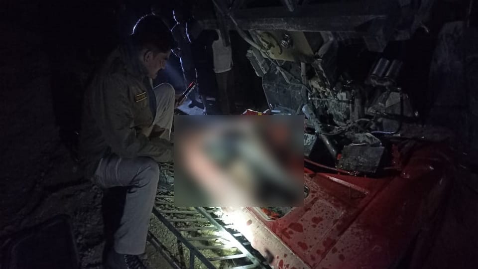 Uttarkashi News Truck went out of control and fell from the road onto the roof of a house driver died