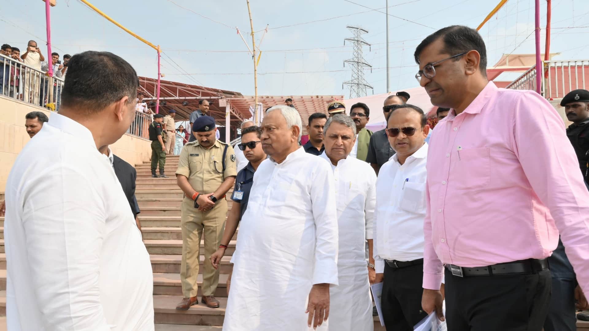 Bihar CM Nitish Kumar Reviews Chhath Puja Preparations at Simaria Ganga Ghat in Begusarai News in Hindi