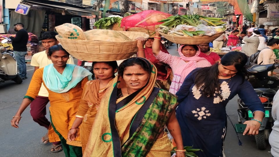 Chhath Puja 2024 devotees celebrated Kharna 36 hours of waterless fast begins in Uttarakhand Photos