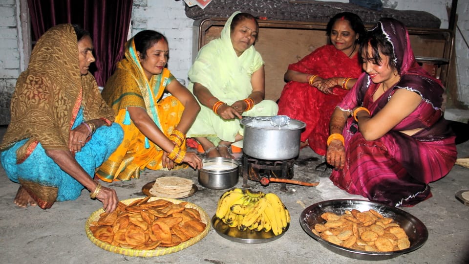 Chhath Puja 2024 devotees celebrated Kharna 36 hours of waterless fast begins in Uttarakhand Photos