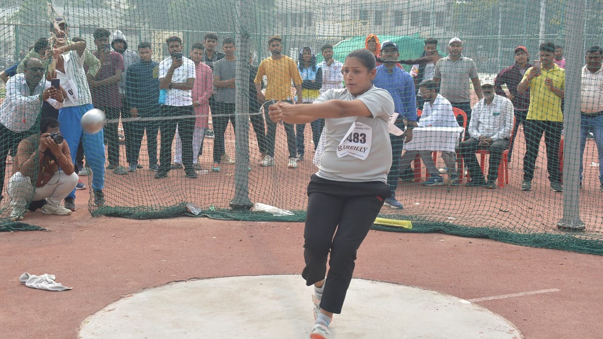 Sports Elder sister won gold in athletics younger one reached state level Varanasi won trophy volleyball