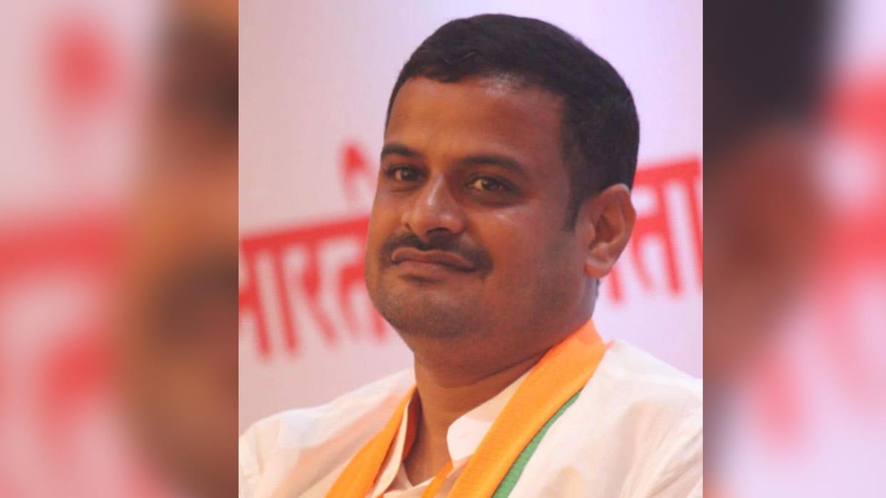 Maharashtra's Akola MP Anoop Dhotre's wife received threat