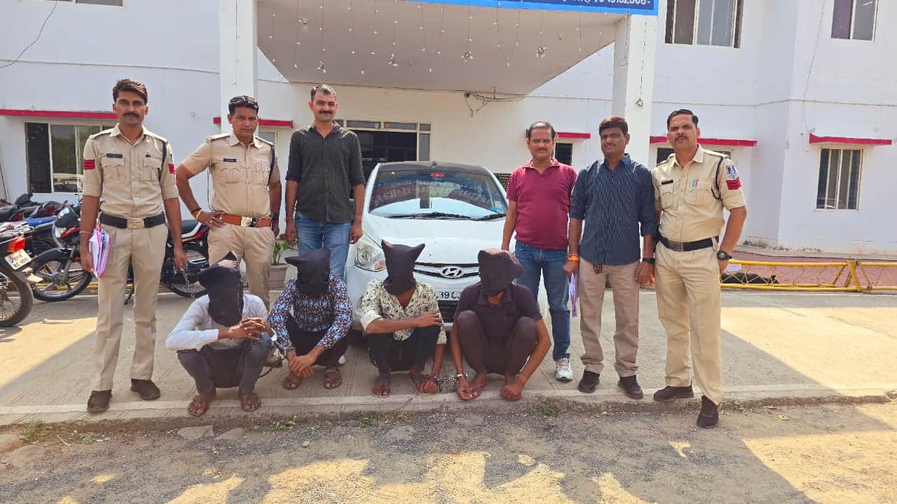 मंदसौर में चार चोरों को गिरफ्तार किया गया है।