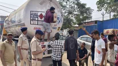 Bihar: पेट्रोल टैंकर के बाद अब गैस टैंकर से करोड़ों की अवैध शराब जब्त, तीन गिरफ्तार; लोकल माफिया की तलाश जारी Muzaffarpur News: Illegal liquor worth crores seized from gas tanker, 3 arrested; search for mafia continues