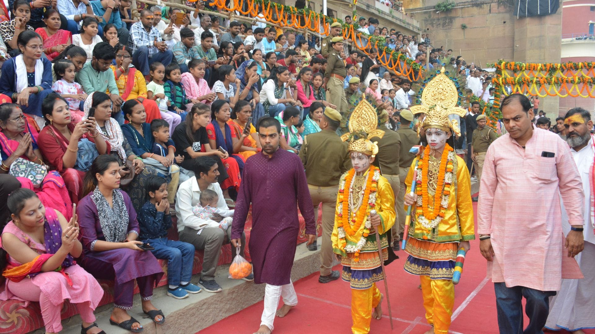 people saw 476 year old Naganathaya Leela at Tulsi Ghat in Kashi