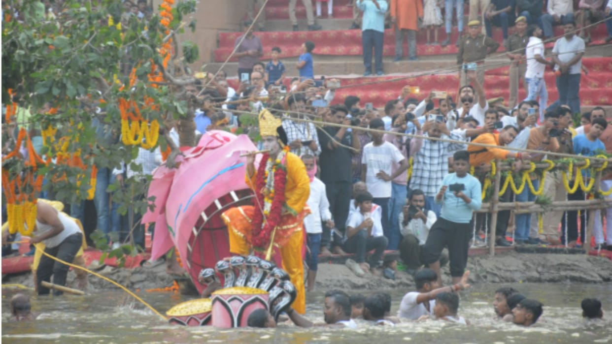 people saw 476 year old Naganathaya Leela at Tulsi Ghat in Kashi