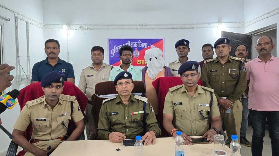 Police solved mystery of robbery and murder one accused arrested and other absconding in Jashpur