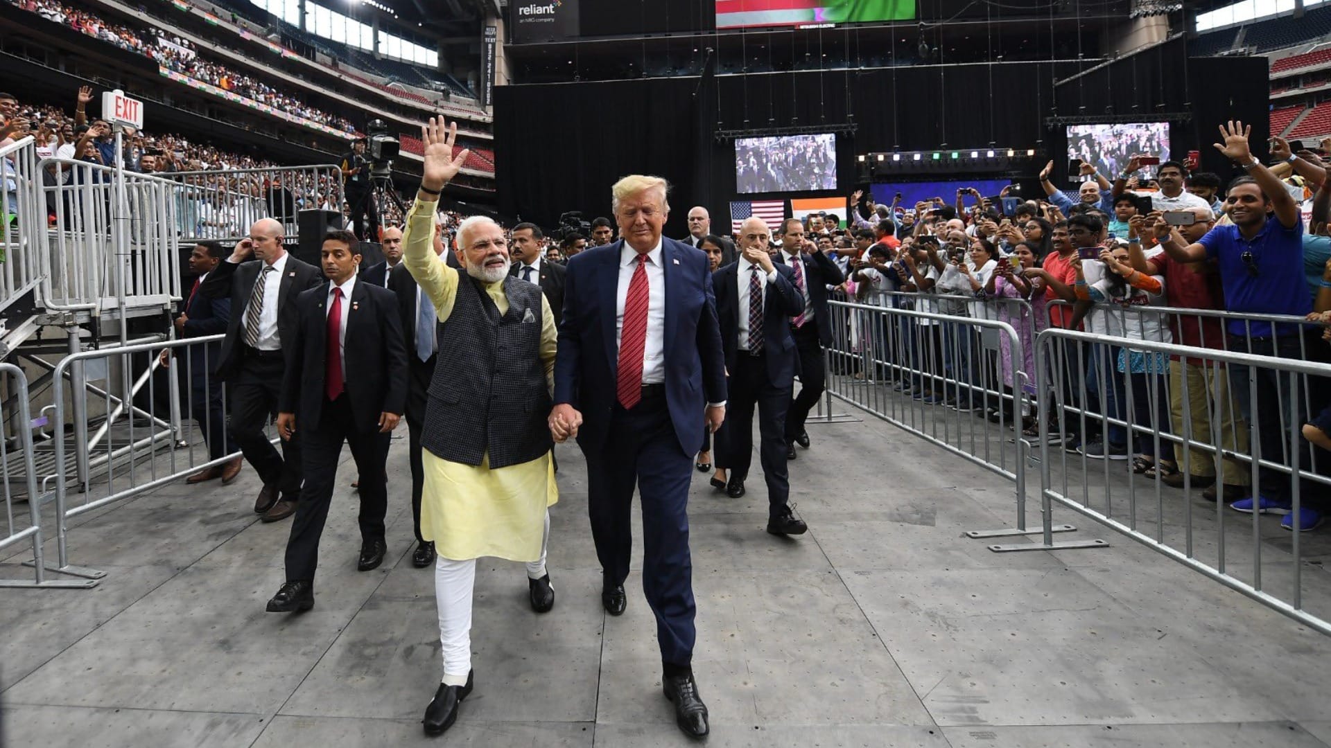 Donald Trump Warns India If They Impose Higher Tariffs on Us, We'll Do the Same News in Hindi