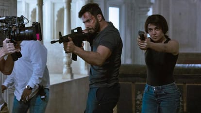 Citadel Honey Bunny Review by Pankaj Shukla Russo Brothers Raj And Dk Varun Dhawan Samantha Sita R Menon