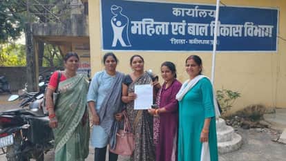 Anganwadi workers and assistants on one-day strike for four-point demand