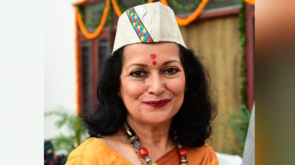Pravasi Uttarakhandi Sammelan in dehradun Actress Himani Shivpuri expressed her pain for Local Films