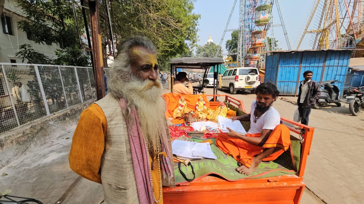 MP News: Priest wandering about God in Chhatarpur bullies occupy temple land