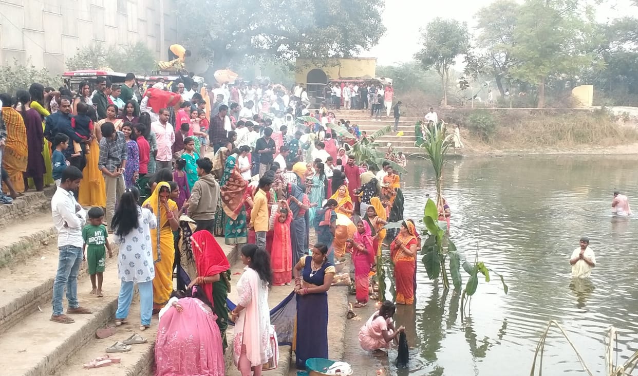 People of Purvanchal performed Chhath Puja in Jhajjar, offered Arghya to the Sun