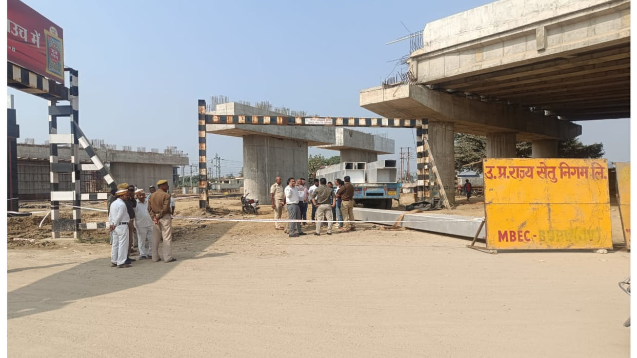 Girder of under construction over bridge collapses in Gorakhpur, one dead